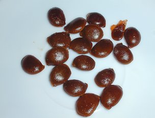 Roasted Persimmon seeds can be used to extend coffee