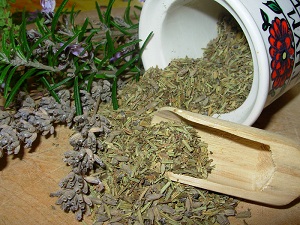 Herb grinder - Wikipedia